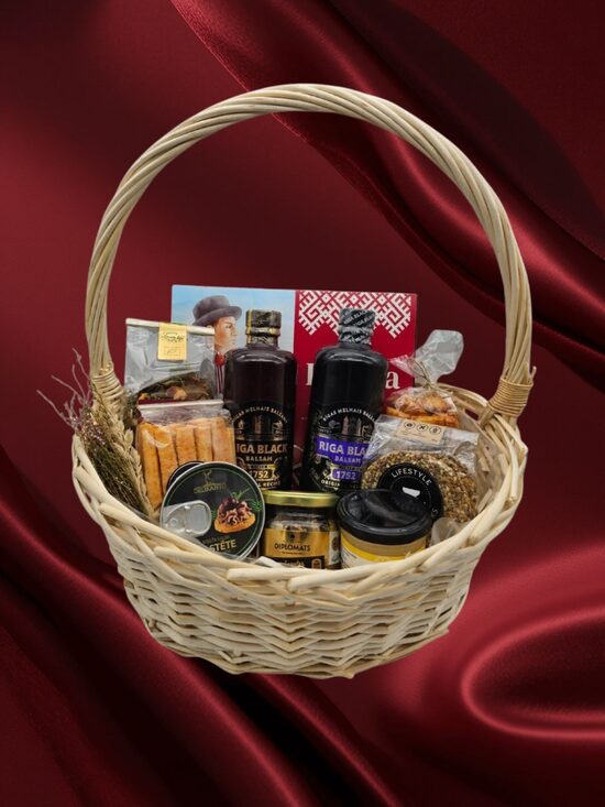 "Mēs esam Latvija" Valsts svētku dāvanu grozs